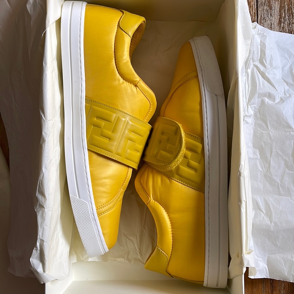 SOLD‼️‼️‼️Fendi sneakers